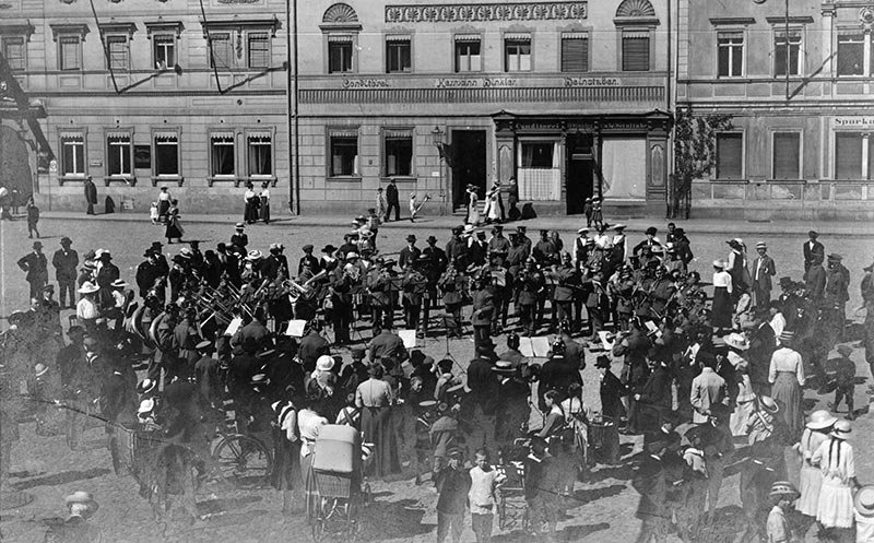 Konzert auf dem Grimmaer Marktplatz Ostern 1916