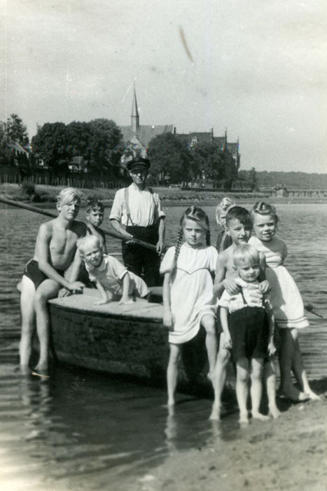 Mit der Fähre über die Mulde, 1946