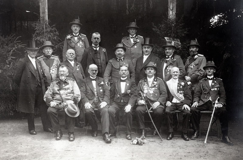 16 ehemalige Schützenkönige, Foto 1926